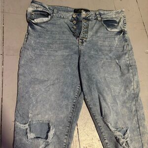 Women’s blue washed jeans size 17